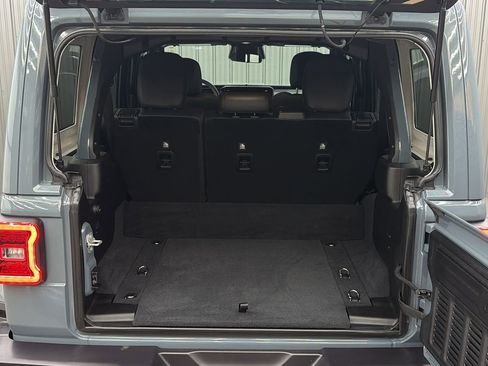 Used 2025 Jeep Wrangler Unlimited Sahara w/ Safety Group image 17