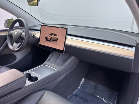 Used 2023 Tesla Model Y Long Range AWD/4WD image 14