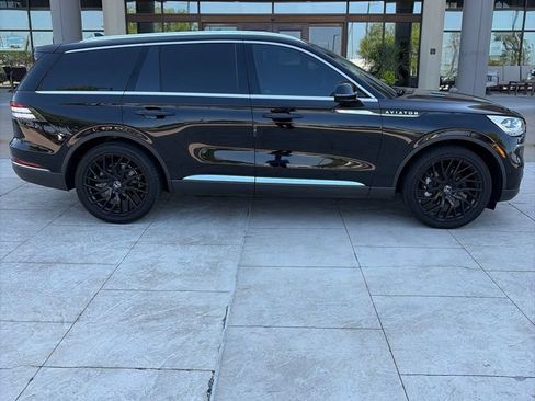 Used 2023 Lincoln Aviator Reserve w/ Equipment Group 201A RWD image 8