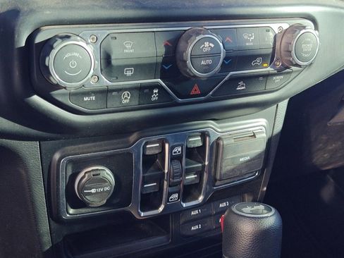 Used 2021 Jeep Wrangler Unlimited Sport image 19