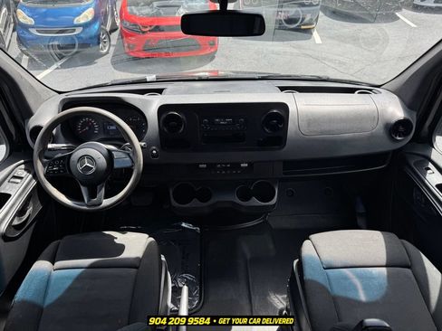 Used 2020 Mercedes-Benz Sprinter 3500 image 31