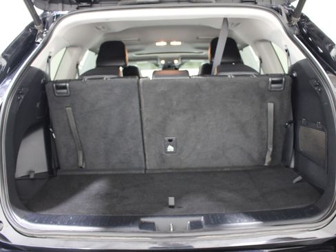 Used 2020 Toyota Highlander XLE AWD/4WD image 22