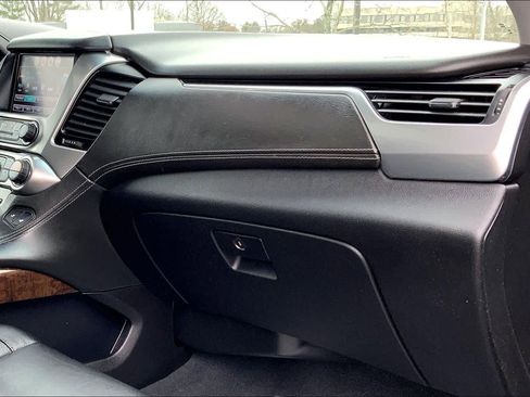 Used 2019 Chevrolet Tahoe LT w/ Luxury Package image 18