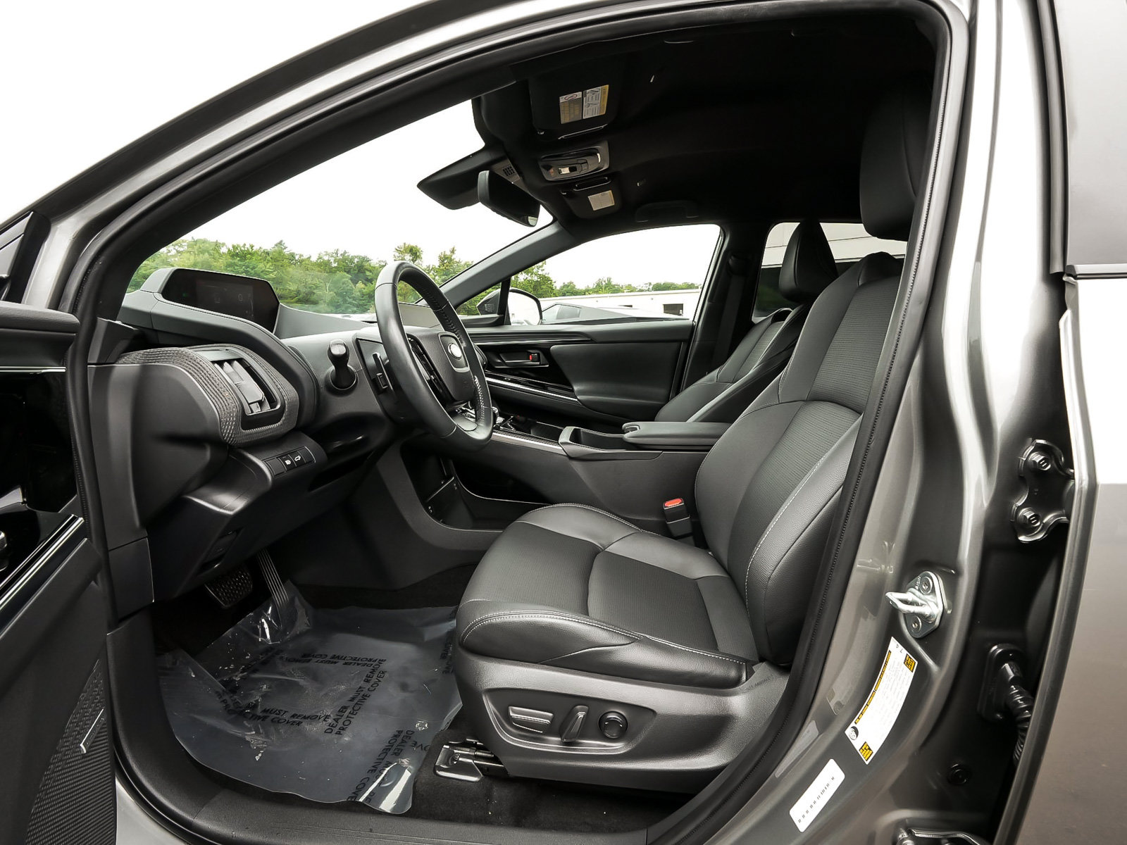 Used 2023 Subaru Solterra AWD image 33