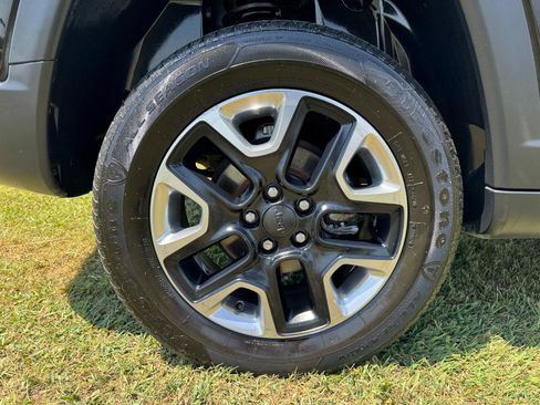 Used 2018 Jeep Compass Trailhawk AWD/4WD image 12