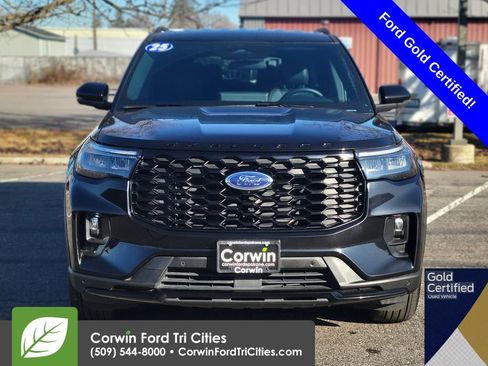 Used 2025 Ford Explorer ST-Line AWD/4WD image 6