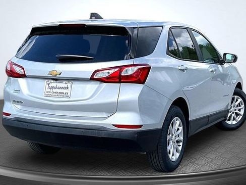 Used 2020 Chevrolet Equinox LS w/ LS Convenience Package FWD image 6