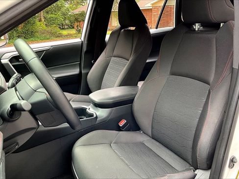 Used 2024 Toyota RAV4 SE w/ Weather & Moonroof Package AWD/4WD image 18