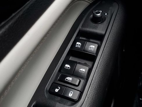 Used 2024 Jeep Compass Limited w/ Elite Group AWD/4WD image 23