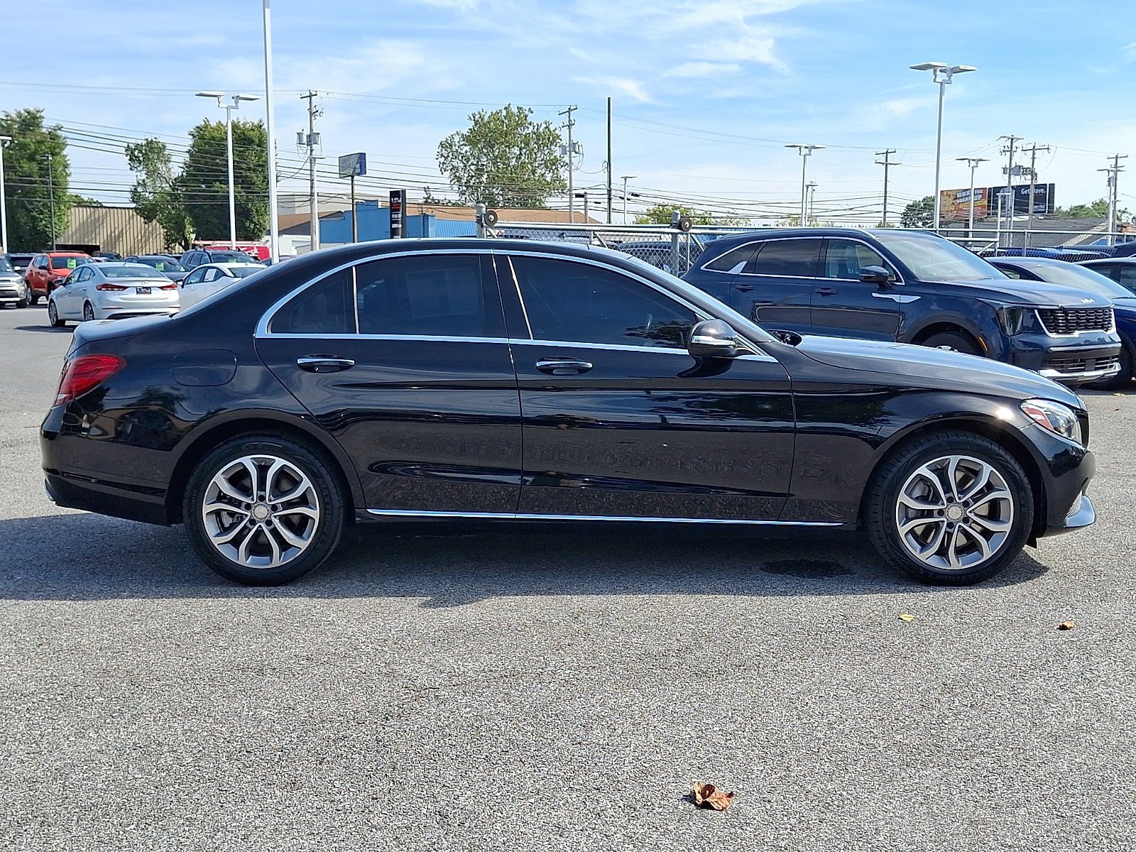 Used 2015 Mercedes-Benz C 300 4MATIC Sedan image 4