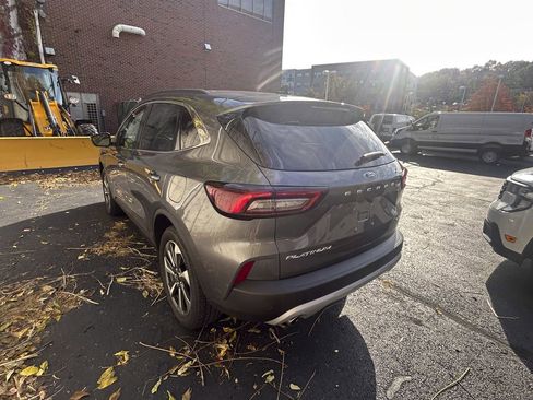 Used 2023 Ford Escape Platinum AWD/4WD image 5