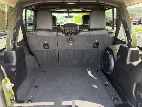 Used 2021 Jeep Wrangler Unlimited Rubicon AWD/4WD image 41