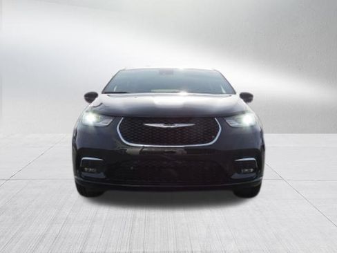 New 2026 Chrysler Pacifica Limited FWD image 8