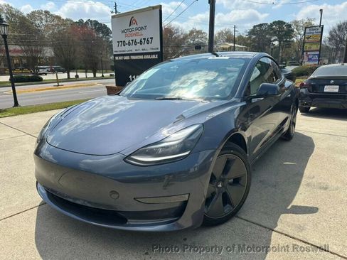 Used 2023 Tesla Model 3 Standard Range image 4