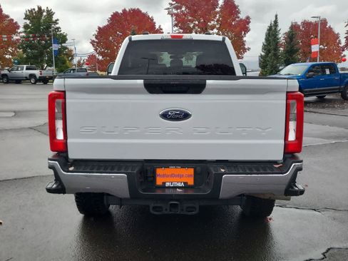 Used 2023 Ford F350 XLT w/ FX4 Off-Road Package image 13