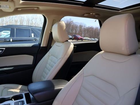 Used 2022 Ford Edge SEL w/ Convenience Package image 7