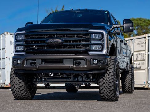 New 2025 Ford F350 King Ranch w/ FX4 Off-Road Package image 8