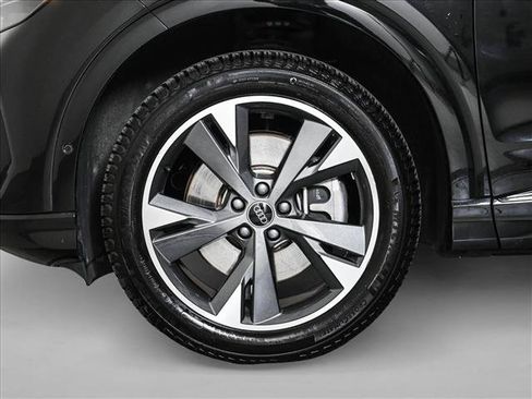 Certified 2024 Audi Q4 e-tron Premium Plus AWD/4WD image 22
