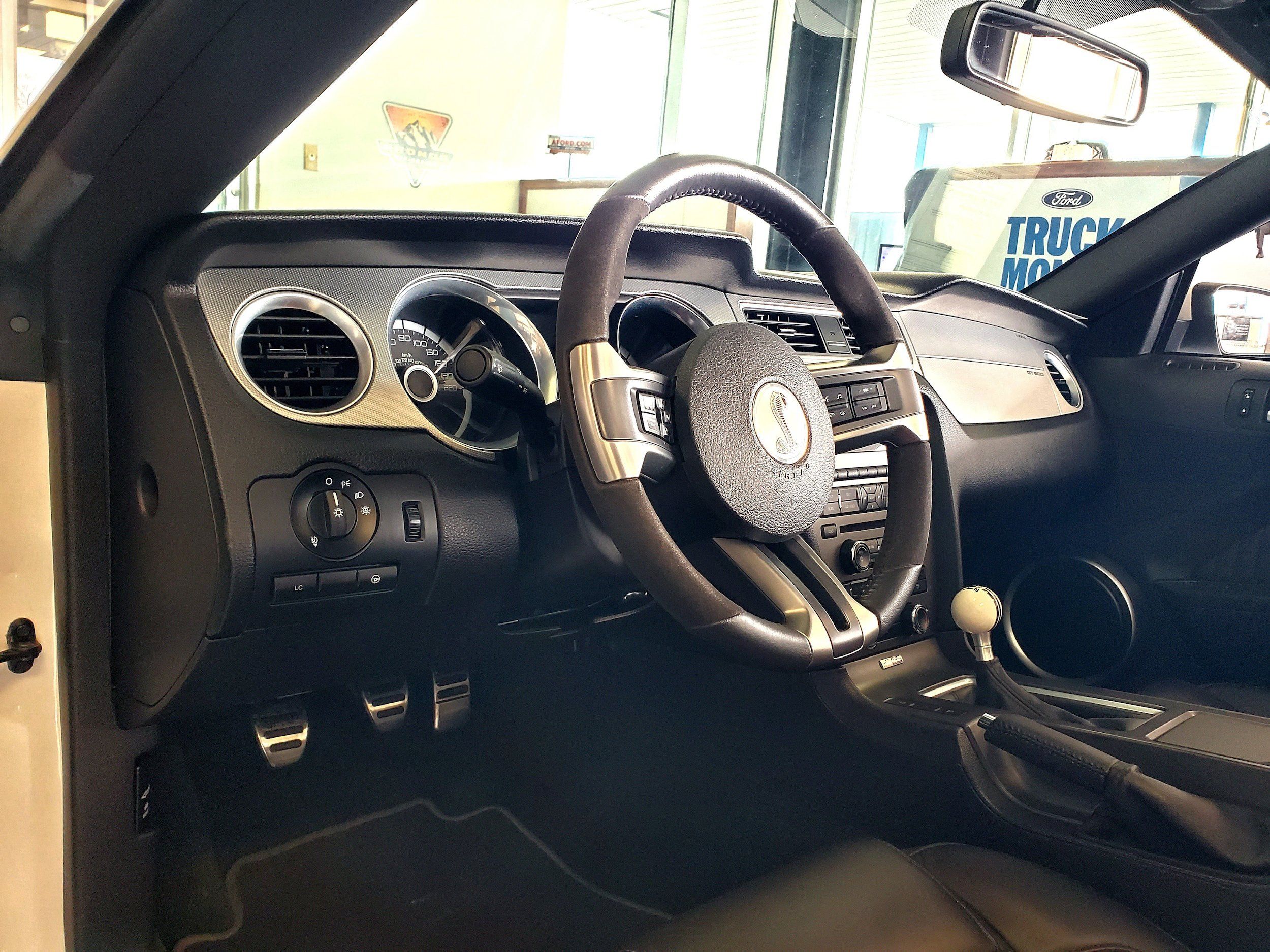 Used 2013 Ford Mustang Shelby GT500 RWD image 12