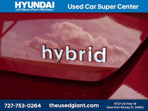 Certified 2022 Hyundai Elantra Limited FWD image 12