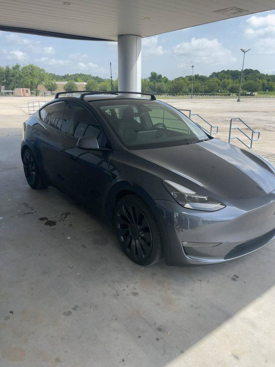 Used 2021 Tesla Model Y Performance AWD/4WD image 2