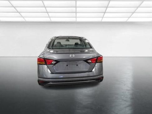 Used 2024 Nissan Altima 2.5 SV FWD image 5