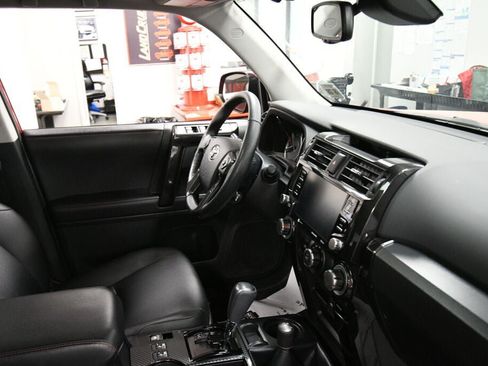 Certified 2023 Toyota 4Runner TRD Off-Road Premium w/ Moonroof Package AWD/4WD image 31