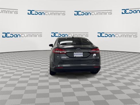 Used 2018 Ford Fusion SE w/ Fusion SE Technology Package image 7