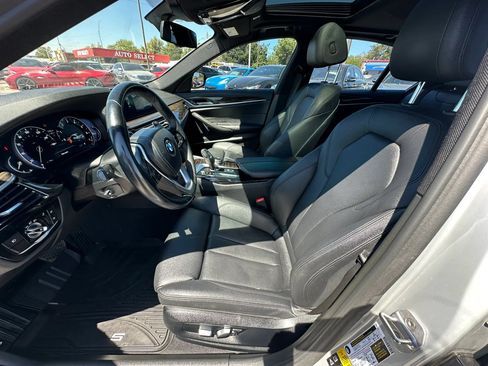 Used 2018 BMW 530i xDrive AWD/4WD image 10