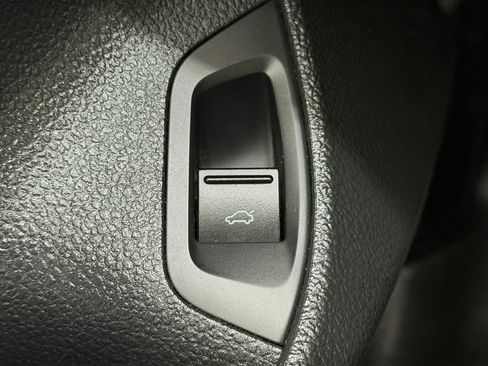 Used 2018 Volkswagen Passat 2.0T R-Line FWD image 31