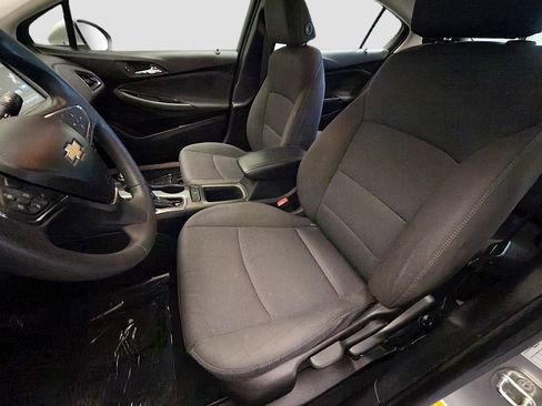Used 2018 Chevrolet Cruze LT image 11