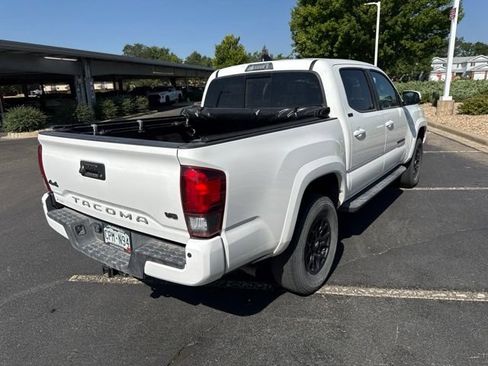 Used 2022 Toyota Tacoma SR5 AWD/4WD image 4