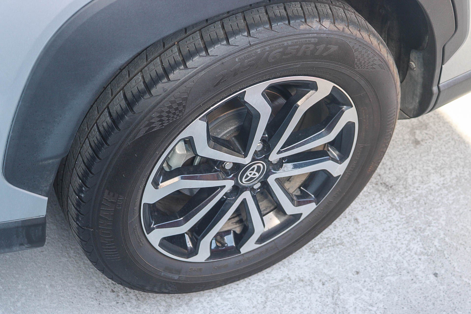 Used 2025 Toyota Corolla Cross AWD Hybrid image 15