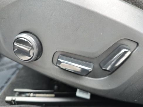 Certified 2025 Volvo V60 B5 Cross Country Plus image 29