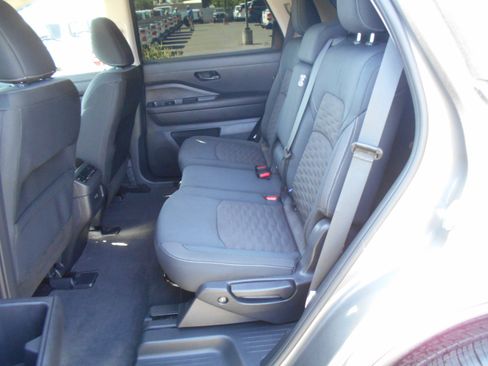 Used 2025 Nissan Pathfinder SV w/ Cargo Package AWD/4WD image 8