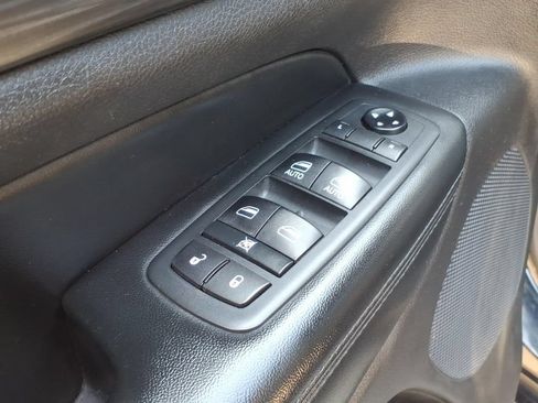 Used 2019 Jeep Grand Cherokee Altitude AWD/4WD image 14