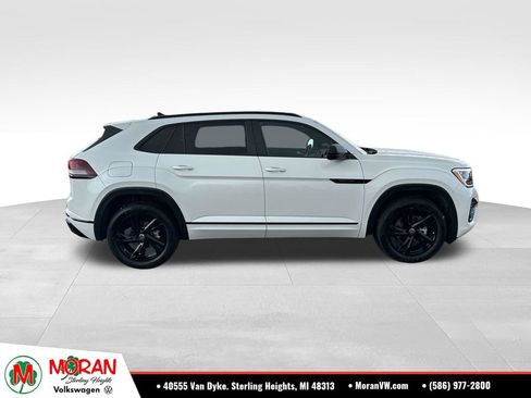 Certified 2025 Volkswagen Atlas Cross Sport SEL R-Line AWD/4WD image 6