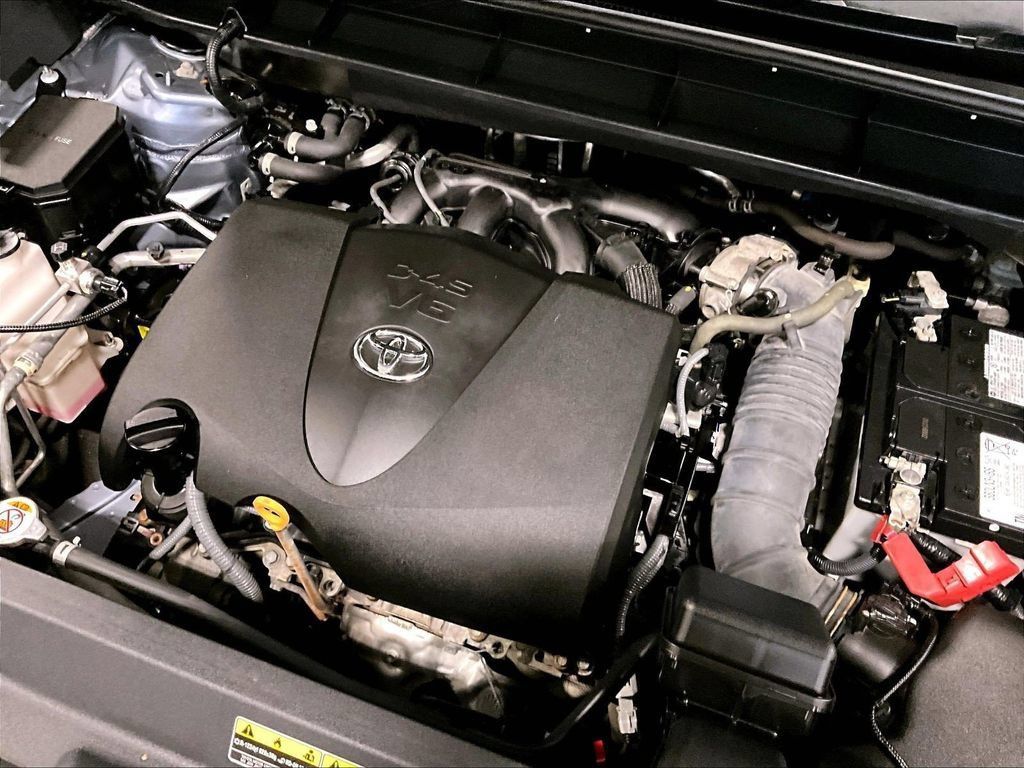Used 2020 Toyota Highlander XLE AWD/4WD image 36