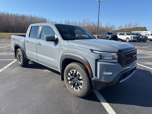 Used 2022 Nissan Frontier Pro-X image 3