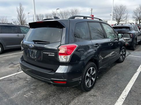 Used 2017 Subaru Forester 2.5i Premium image 4