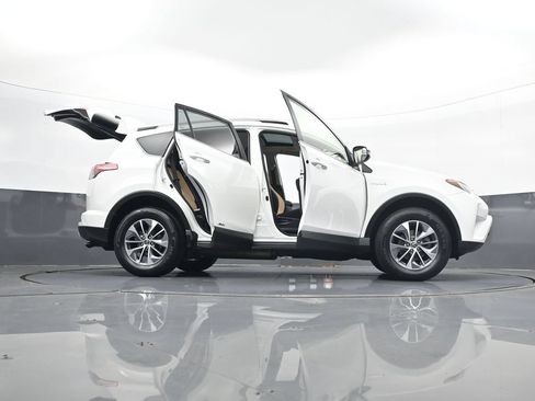 Used 2016 Toyota RAV4 XLE AWD/4WD image 34