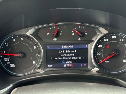 Used 2023 Chevrolet Equinox LT FWD image 9