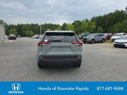 Used 2019 Toyota RAV4 XLE Premium FWD image 4