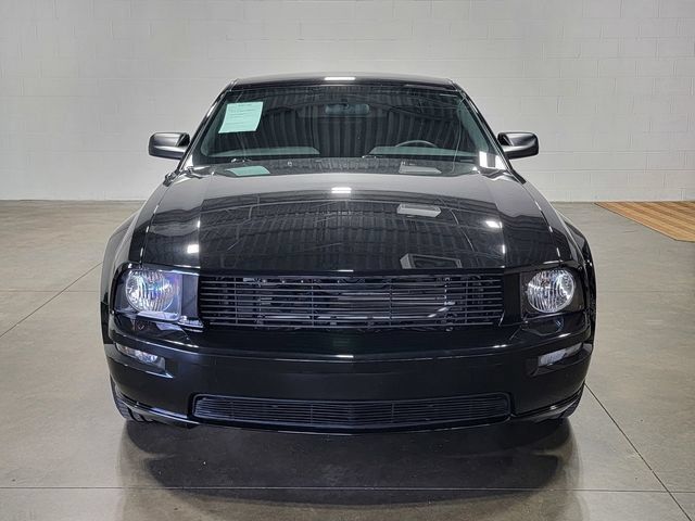 Used 2009 Ford Mustang GT RWD image 3