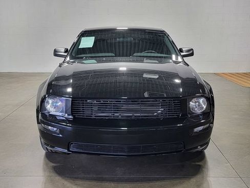 Used 2009 Ford Mustang GT RWD image 3