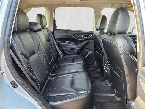 Used 2019 Subaru Forester Premium w/ All-Weather Package image 20