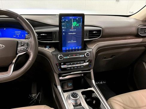 Used 2020 Ford Explorer Platinum w/ Premium Technology Package image 6