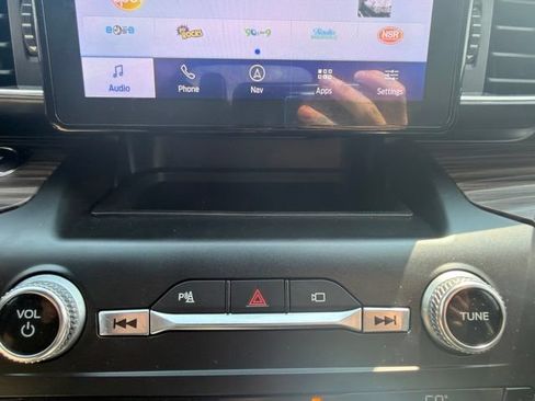Used 2020 Ford Explorer Limited w/ Class III Trailer Tow Package RWD image 34