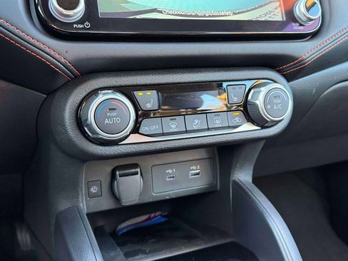 Certified 2025 Nissan Versa SR w/ Trunk Package image 27