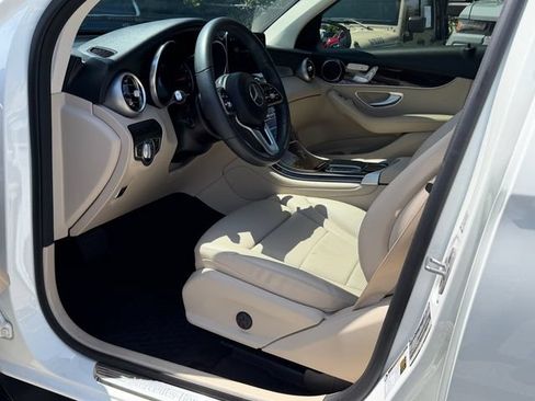 Used 2022 Mercedes-Benz GLC 300 4MATIC image 12